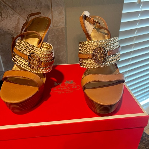 Coach Beatriz mat calf sandals size 8Ginger/gold - Picture 1 of 13